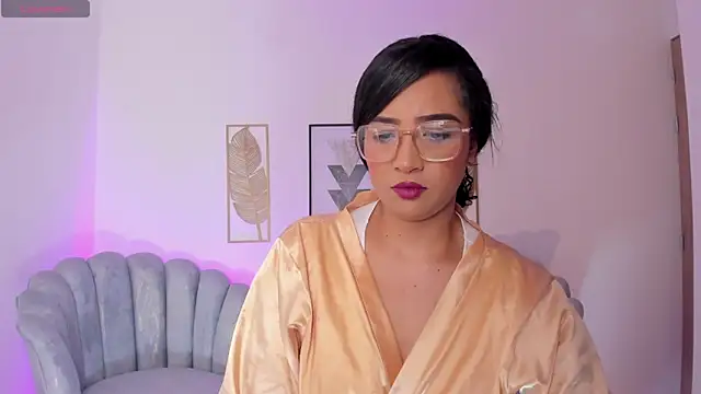 Sharon breezee online show from 11/18/25, 01:33