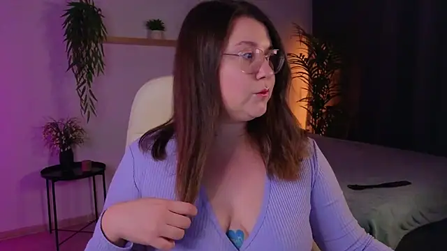 Snapshot of Edalyn_Af chatting on 09/18/25, 09:06 Edalyn Af online show from 09/18/25, 09:06