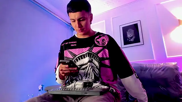 Leo santoro online show from 04/18/26, 01:48