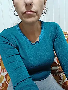Snapshot of cicinha3657 chatting on 05/21/26, 03:24 cicinha3657 online show from 05/21/26, 03:24