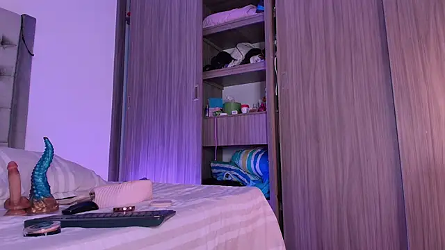 dreamsussi online show from 04/18/26, 12:25