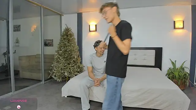 Bisexlifehot   online show from 11/24/25, 11:15