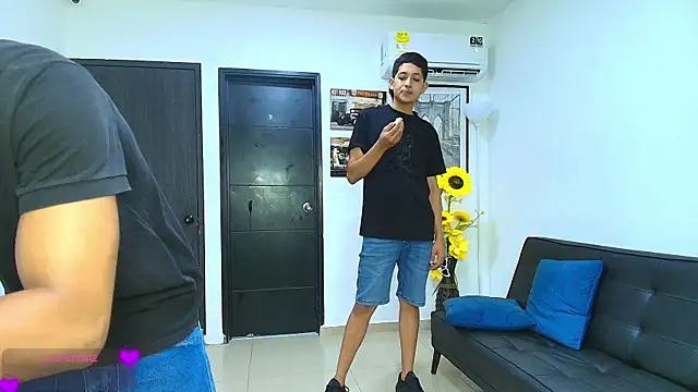 Bisexlifehot   online show from 04/08/26, 11:16