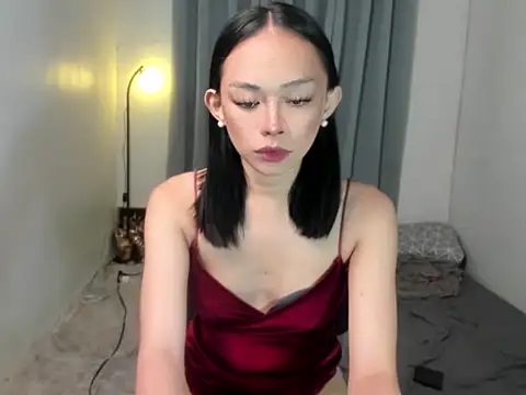 Mysterious tgirl online show from 04/19/26, 06:10