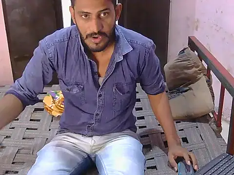 Snapshot of krishjaat43 chatting on 05/05/26, 04:42 krishjaat43 online show from 05/05/26, 04:42
