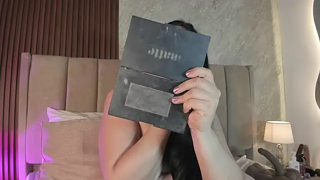  Cris Spicy  online show from 04/12/26, 06:13