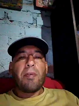 Snapshot of Lujor chatting on 05/13/26, 01:14 Lujor online show from 05/13/26, 01:14