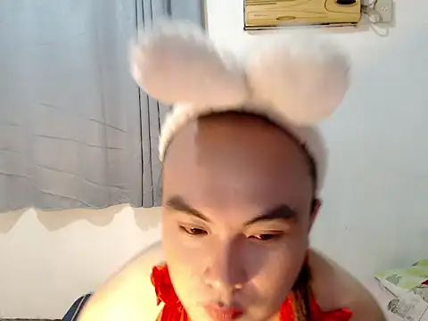 asianayumi online show from 04/30/26, 12:44