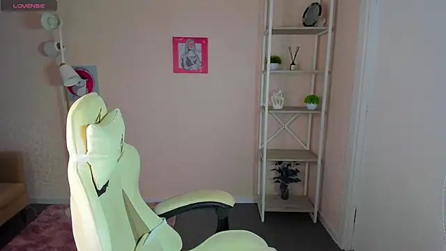 Lori Blossom online show from 09/30/25, 08:19