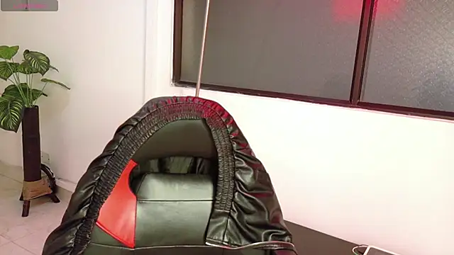 Hell Girll  online show from 11/09/25, 03:38