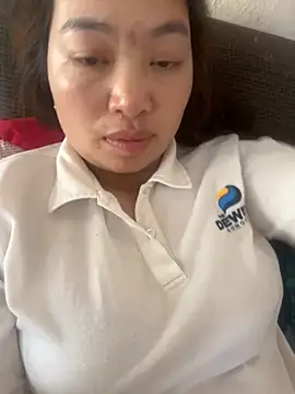 Nhung584 online show from 10/11/25, 05:50