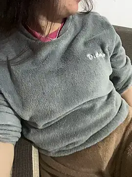 Nhung584 online show from 02/05/26, 01:27