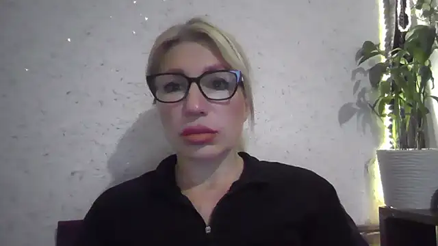 fox red lady7 online show from 11/10/25, 01:21