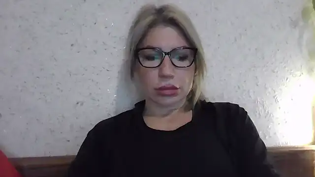 fox red lady7 online show from 12/22/25, 12:24