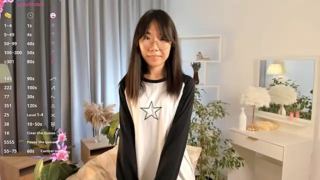 UdelaDodson online show from 10/03/25, 03:09