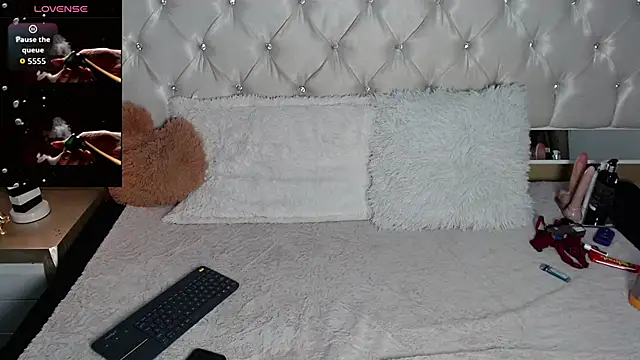 Cherrylionn online show from 04/10/26, 05:23