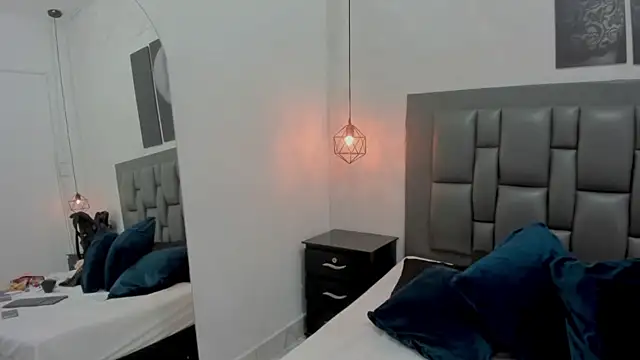 dakota roussee online show from 11/20/25, 12:27