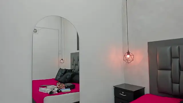 dakota roussee online show from 04/01/26, 01:41