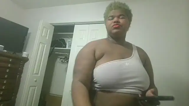 Snapshot of techprincessxx chatting on 09/17/25, 04:52 techprincessxx online show from 09/17/25, 04:52