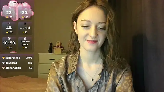 white liillyy online show from 12/17/25, 10:05