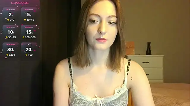 white liillyy online show from 03/18/26, 10:13