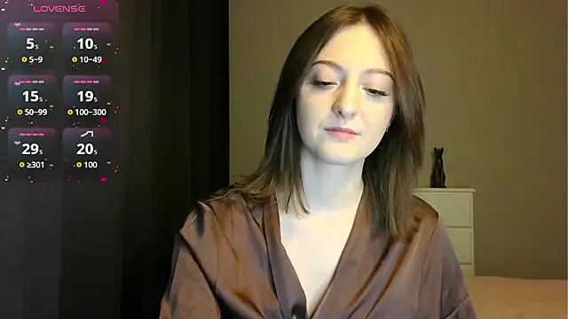 white liillyy online show from 04/04/26, 09:45