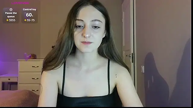 Snapshot of white_liillyy chatting on 07/04/26, 08:26 white liillyy online show from 07/04/26, 08:26