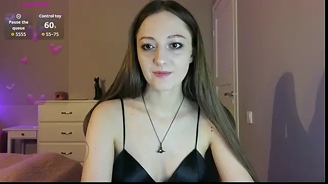 Snapshot of white_liillyy chatting on 07/12/26, 08:33 white liillyy online show from 07/12/26, 08:33