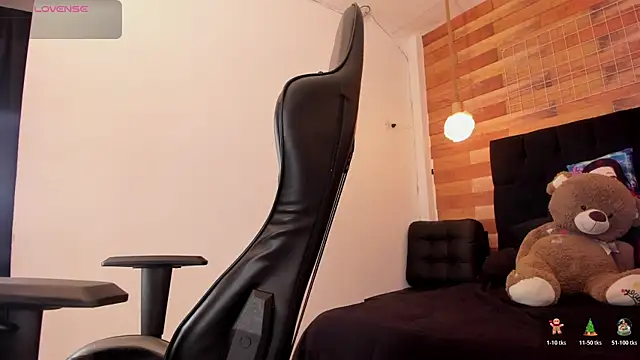 Emily brown04 online show from 11/11/25, 12:05