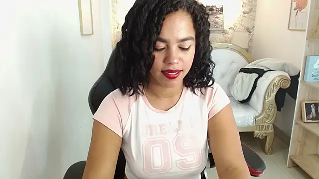 Snapshot of candyhot_tk chatting on 11/11/25, 03:17 candyhot tk online show from 11/11/25, 03:17