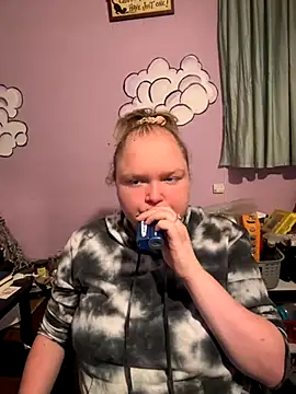 KadiSparkle online show from 11/01/25, 11:51