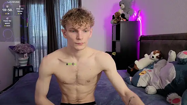 Snapshot of adam_chris chatting on 10/20/25, 07:53 adam chris online show from 10/20/25, 07:53