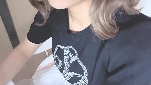 Snapshot of miho-ch chatting on 06/02/26, 12:40 miho-ch online show from 06/02/26, 12:40