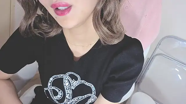 Snapshot of miho-ch chatting on 06/19/26, 02:21 miho-ch online show from 06/19/26, 02:21