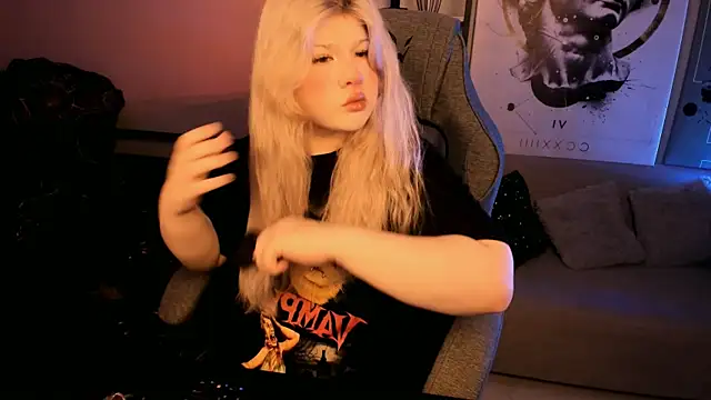 LilithNelson online show from 10/25/25, 05:51