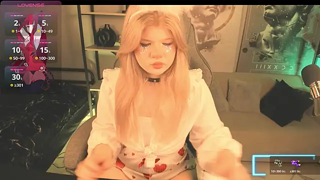 LilithNelson online show from 10/31/25, 09:27