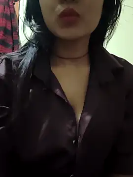 RAYI Queen 2 online show from 11/08/25, 12:16