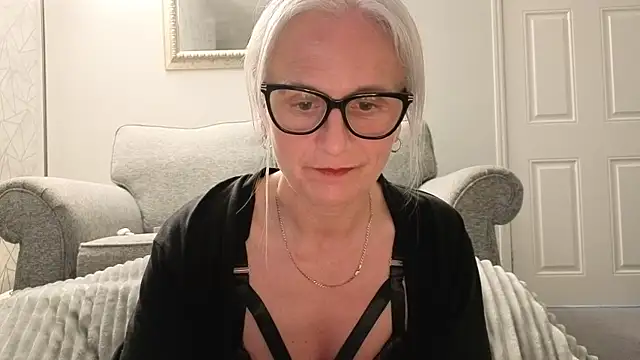 Velvet-Secrets online show from 04/02/26, 09:45