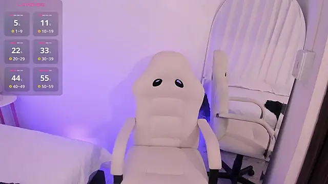 manyaa  online show from 04/21/26, 07:28