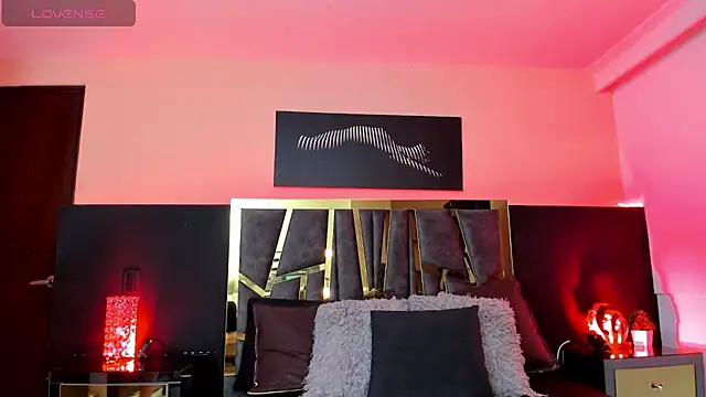 ScarletTorres online show from 10/01/25, 06:14