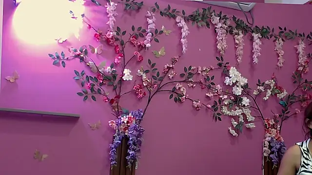 skinnybarbie022 online show from 01/19/26, 12:03