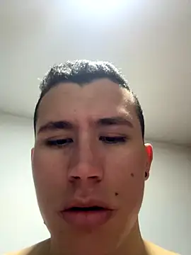 Kurtxxx22 online show from 10/31/25, 03:51