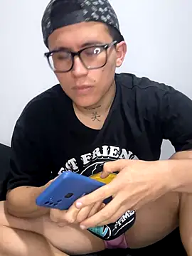 Kurtxxx22 online show from 11/03/25, 01:40