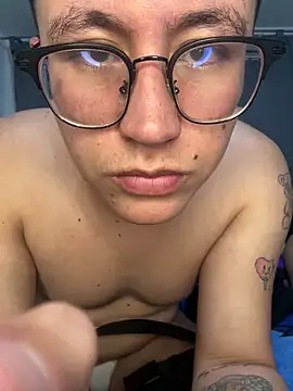 Kurtxxx22 online show from 05/21/26, 03:57