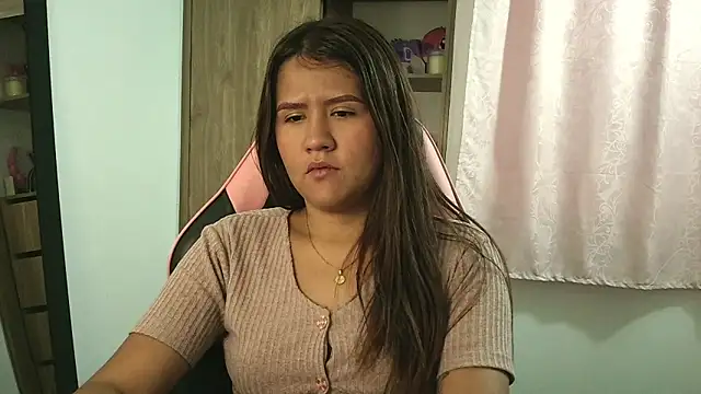 Oliviawatson1 online show from 09/25/25, 12:53