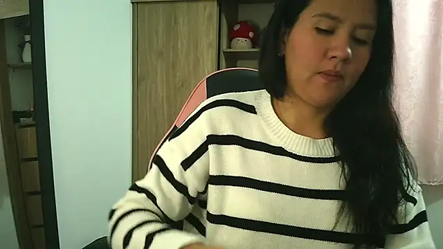 Oliviawatson1 online show from 12/02/25, 12:54