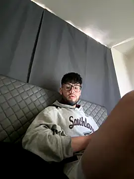 Snapshot of stalinhernandez chatting on 10/31/25, 03:24 stalinhernandez online show from 10/31/25, 03:24