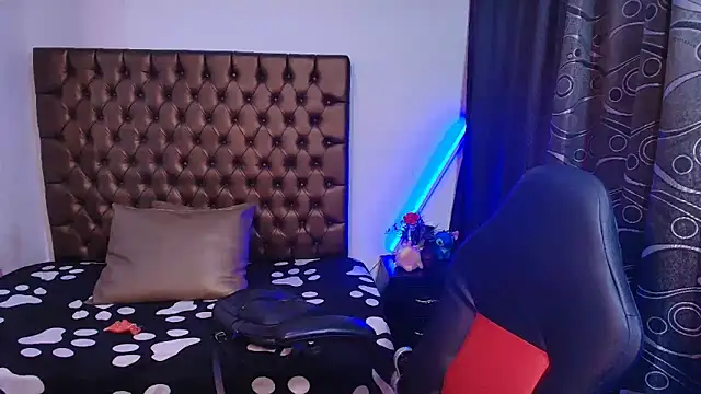 lailahdark online show from 04/04/26, 08:28