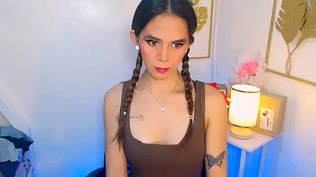 Snapshot of xPrecuioseChesca chatting on 10/21/25, 12:55 xPrecuioseChesca online show from 10/21/25, 12:55
