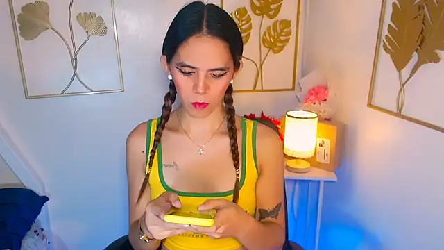 xPrecuioseChesca online show from 10/25/25, 12:40